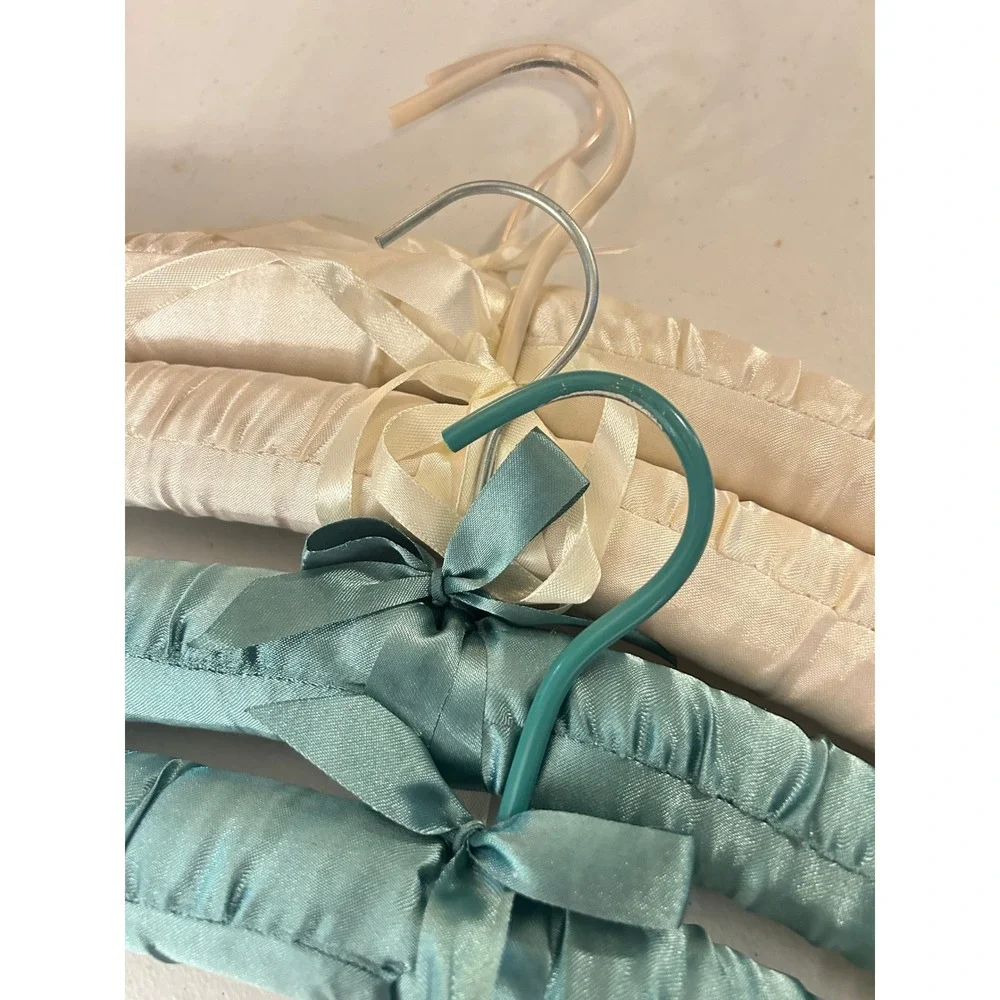 VINTAGE Set of 4 Padded Satin Hangers with Bows Closet Decor
